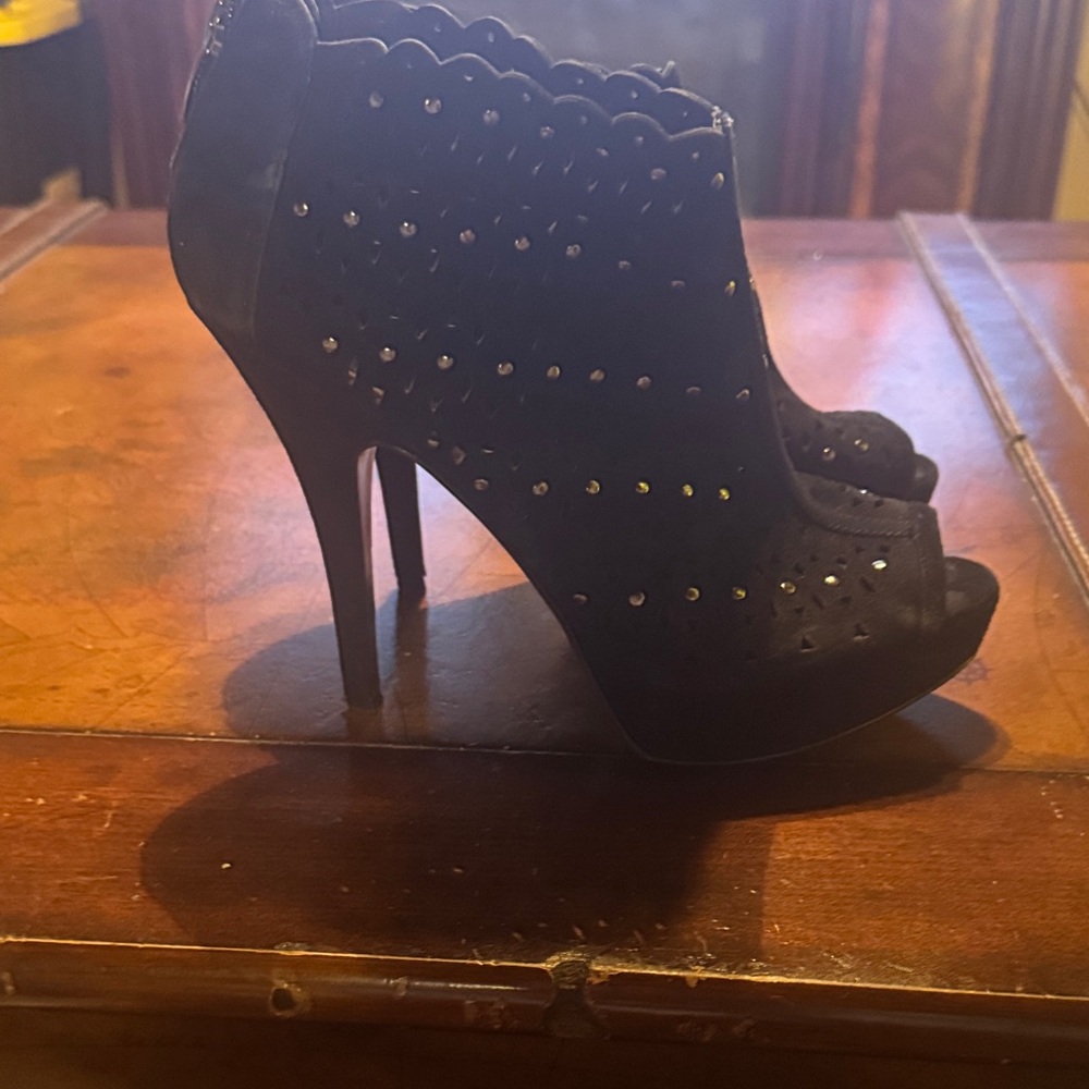 Enzo Angiolini Black Studded Heels